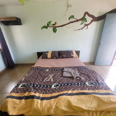 Psiloceye Weed Bar Restaurant & Guesthouse Csiangmaj Kültér fotó