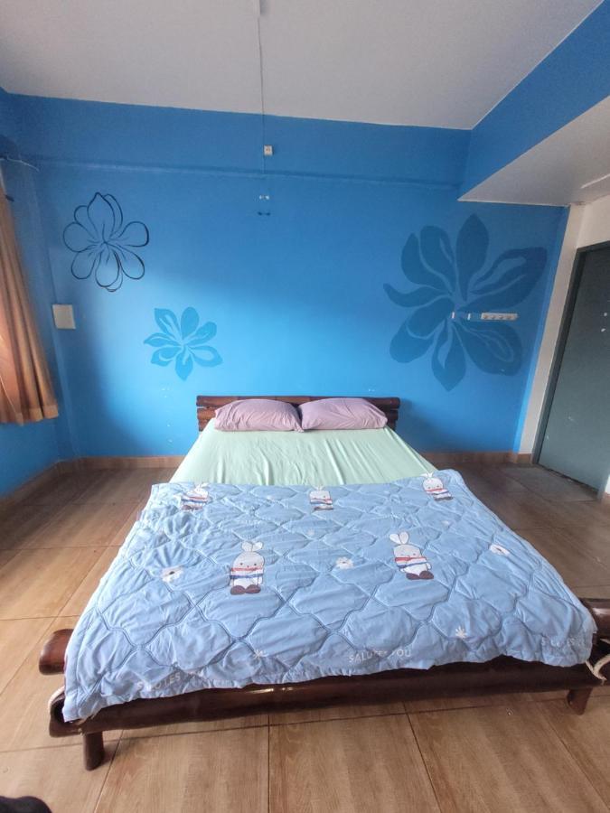 Psiloceye Weed Bar Restaurant & Guesthouse Csiangmaj Kültér fotó